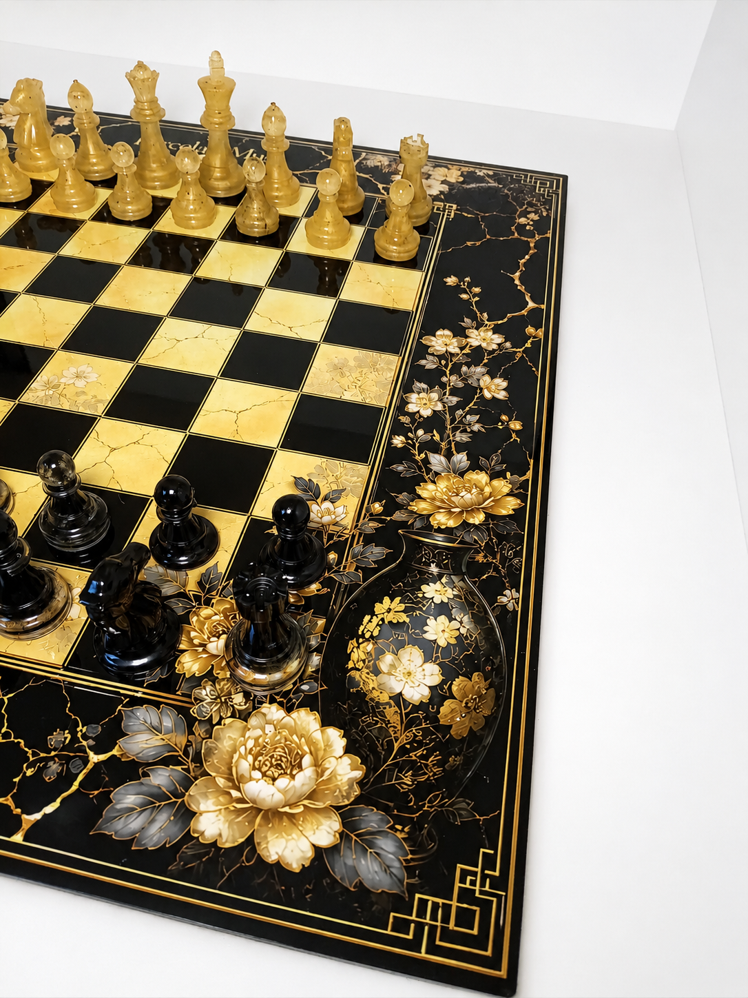 Black Gold Geisha Chess Set, Kintsugi Collector Board